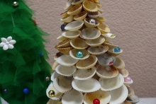 Как нестандартно украсить новогоднюю елку