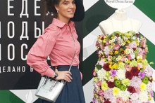 Анна Рачкова учится создавать дамские шляпки 