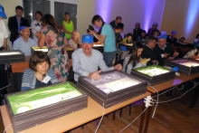 Картонно-бумажный комбинат организовал для зарубежных партнеров и детей-инвалидов мастер-класс