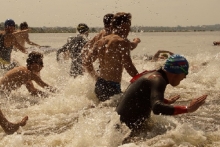 Команда из Ижевска лидировала на кросс-триатлоне в Набережных Челнах