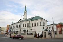 В день праздника Ураза-байрам Рустам Минниханов осмотрел новое здание ДУМ РТ в Казани