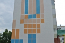 Алмас Идрисов показал новые образцы раскраски жилых домов