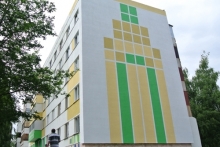 Алмас Идрисов показал новые образцы раскраски жилых домов