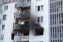 Часть жителей дома 53/28 требует переселить их в новое жилье