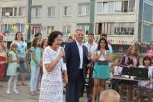 Флеру Андрееву на встрече в 56-м микрорайоне никто вопросами не закидал