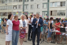 Флеру Андрееву на встрече в 56-м микрорайоне никто вопросами не закидал