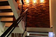 Айрат Мардеев никуда не уезжает. Но загородный коттедж продает