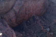 На БСИ открыли незаконные карьер и свалку. На кого работает этот грузовик?