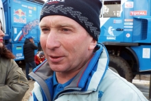 Рустам Минниханов проводил 'КАМАЗ-мастер' на 'Дакар-2017' и протестировал гоночный 'КАМАЗ'