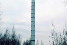 Челнинские роупджамперы, спрыгнув с 46-метровой трубы, отправились на 90-метровую скалу