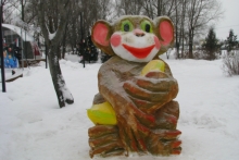 Новогодними ледяными фигурами челнинских художников оформлены Заинск и Елабуга