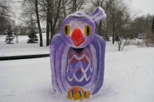 Новогодними ледяными фигурами челнинских художников оформлены Заинск и Елабуга