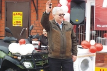 АЗС  'Наиком': 'Мы с тобой - по дороге на работу и домой”